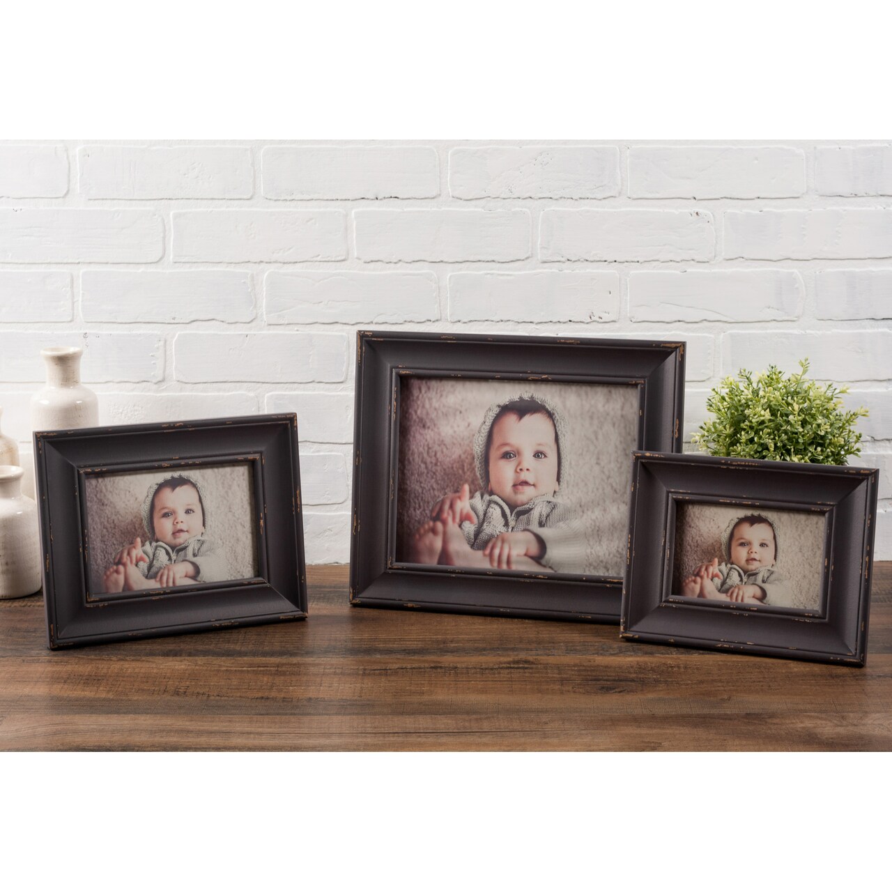 Contemporary Home Living Farmhouse Weathered Picture Frame - for 5" x 7" photo - Brown